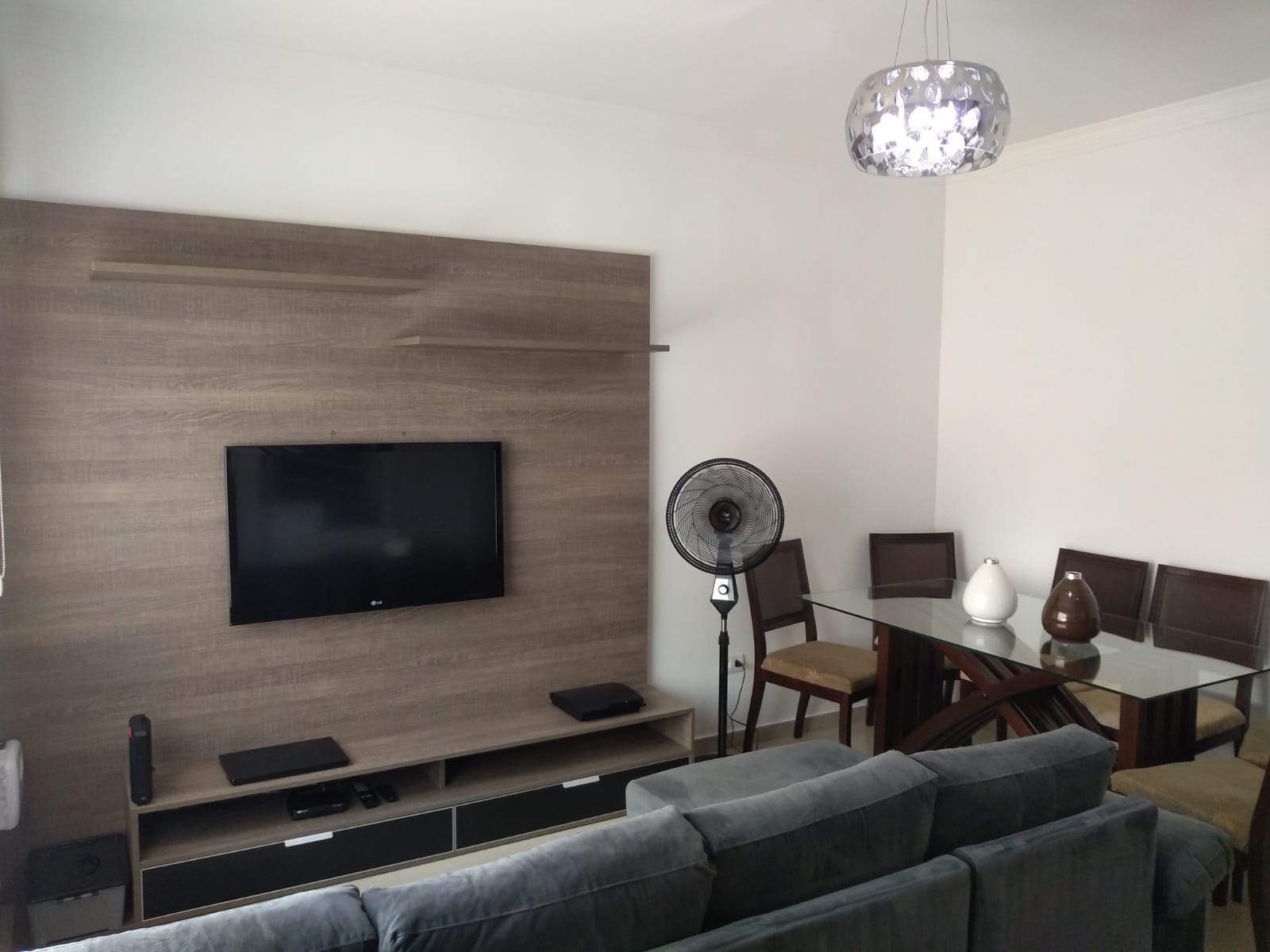 Sobrado Frontal de Esquina na Vila Carrão Semi Mobiliado - 85m² de Área Construída