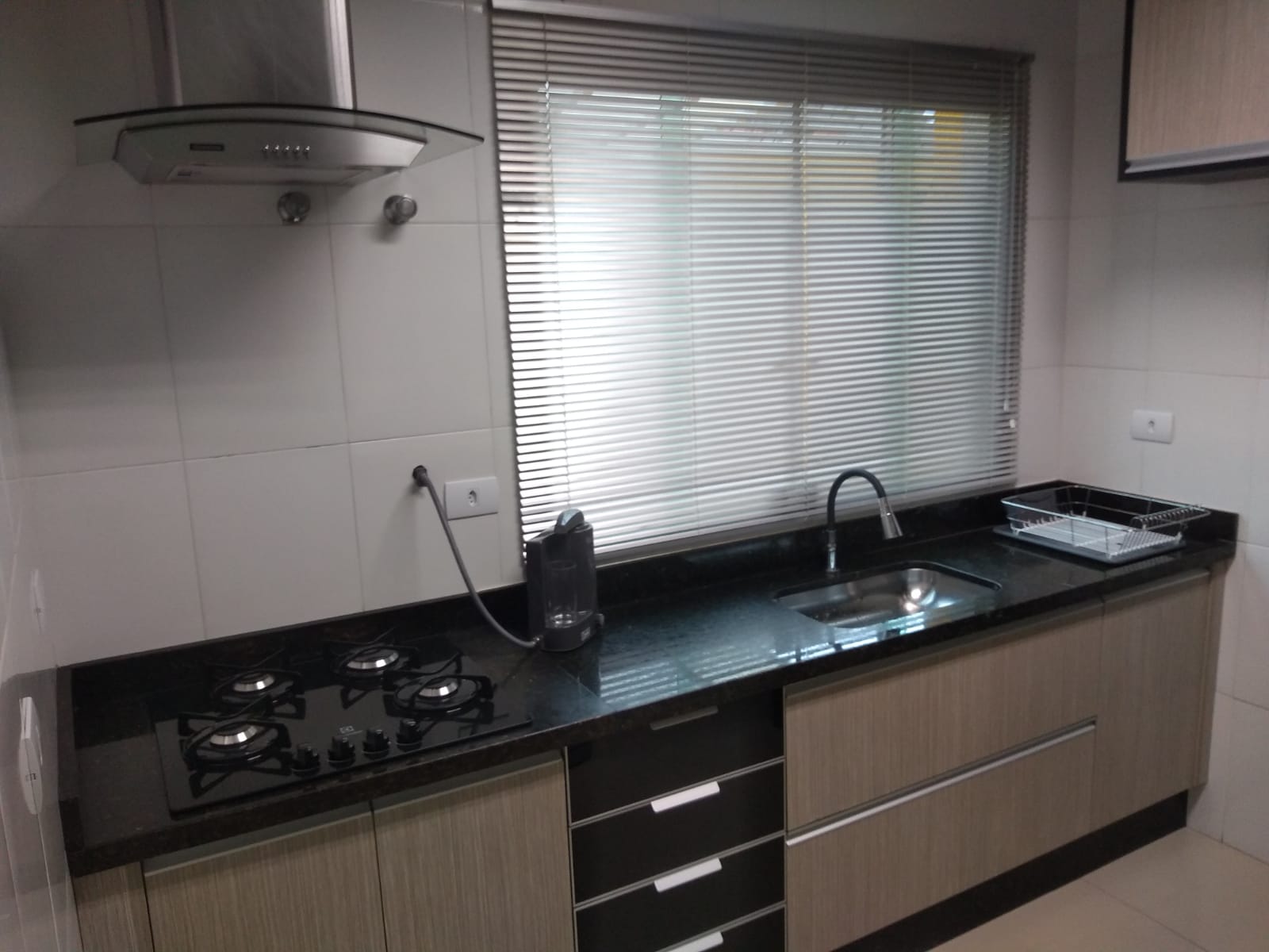 Sobrado Frontal de Esquina na Vila Carrão Semi Mobiliado - 85m² de Área Construída