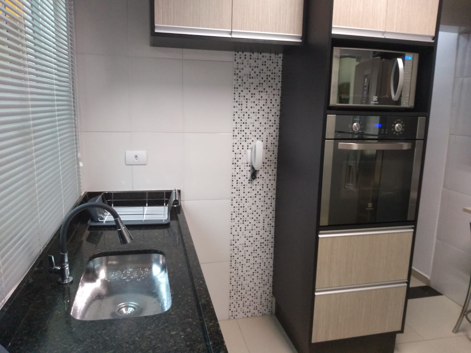 Sobrado Frontal de Esquina na Vila Carrão Semi Mobiliado - 85m² de Área Construída