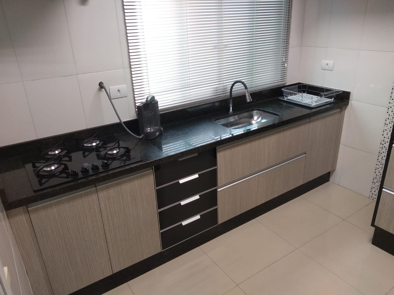 Sobrado Frontal de Esquina na Vila Carrão Semi Mobiliado - 85m² de Área Construída