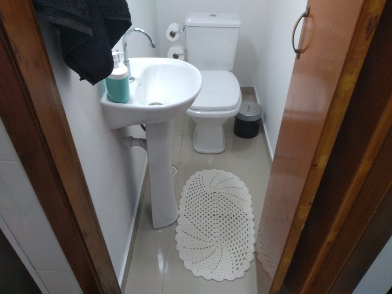 Sobrado Frontal de Esquina na Vila Carrão Semi Mobiliado - 85m² de Área Construída