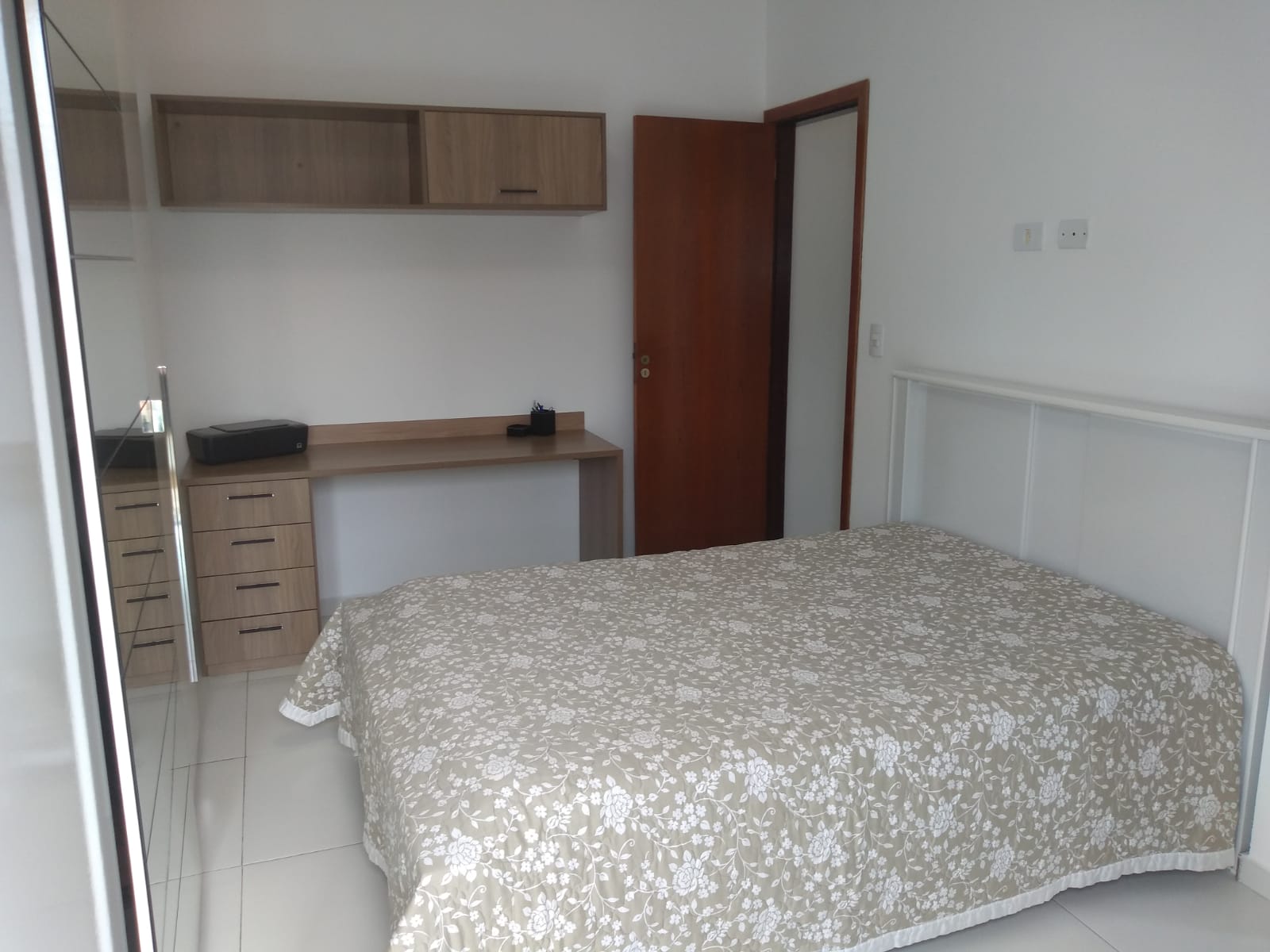 Sobrado Frontal de Esquina na Vila Carrão Semi Mobiliado - 85m² de Área Construída
