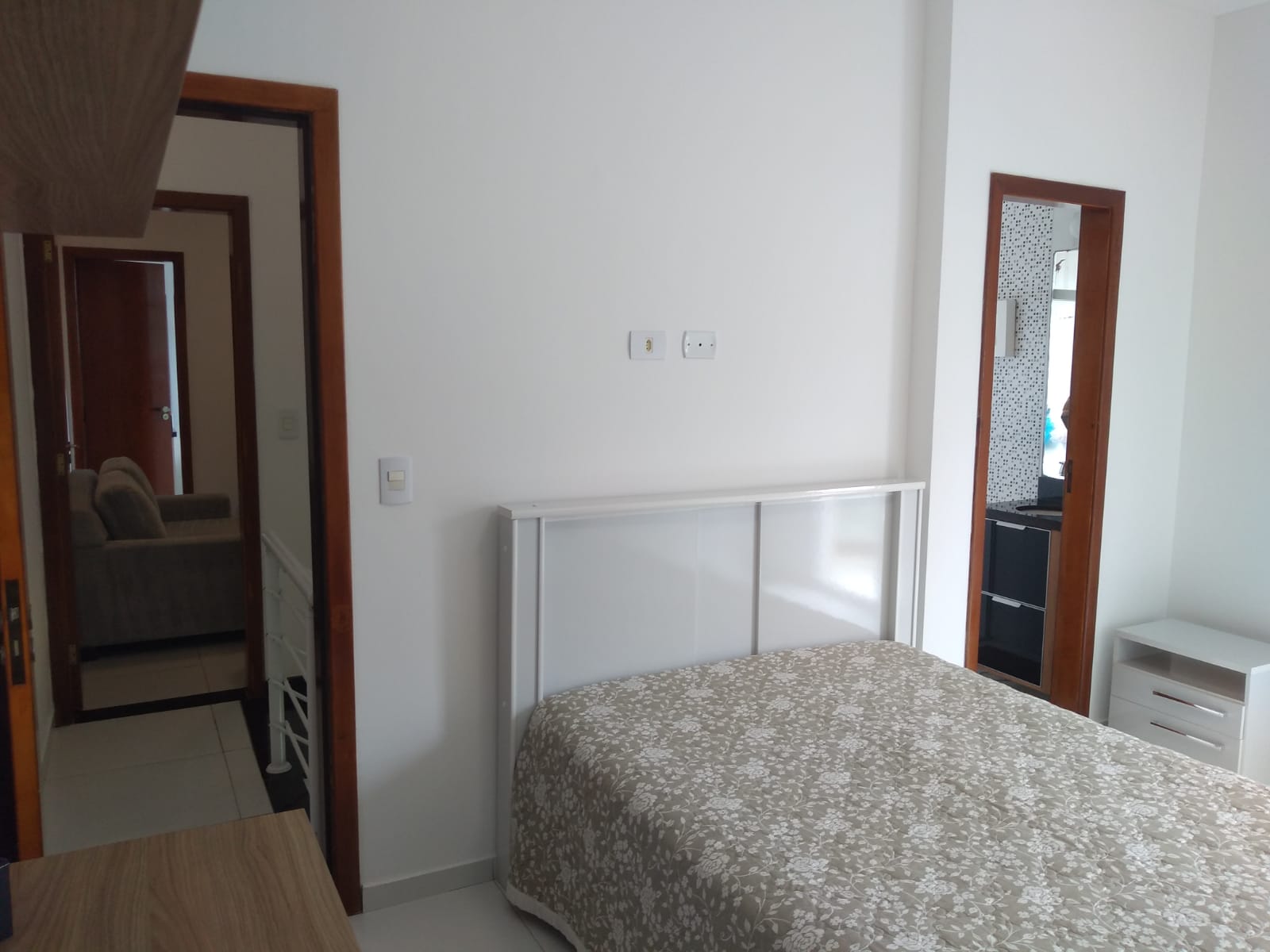 Sobrado Frontal de Esquina na Vila Carrão Semi Mobiliado - 85m² de Área Construída