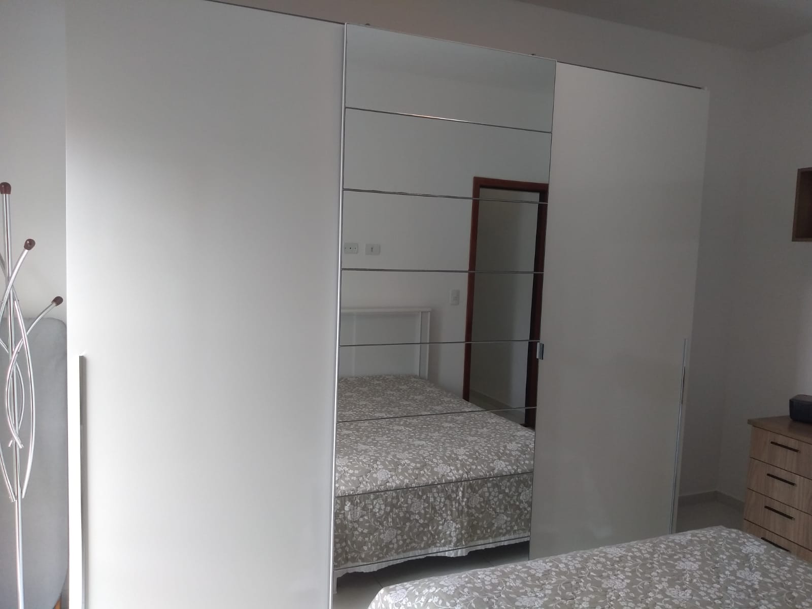 Sobrado Frontal de Esquina na Vila Carrão Semi Mobiliado - 85m² de Área Construída