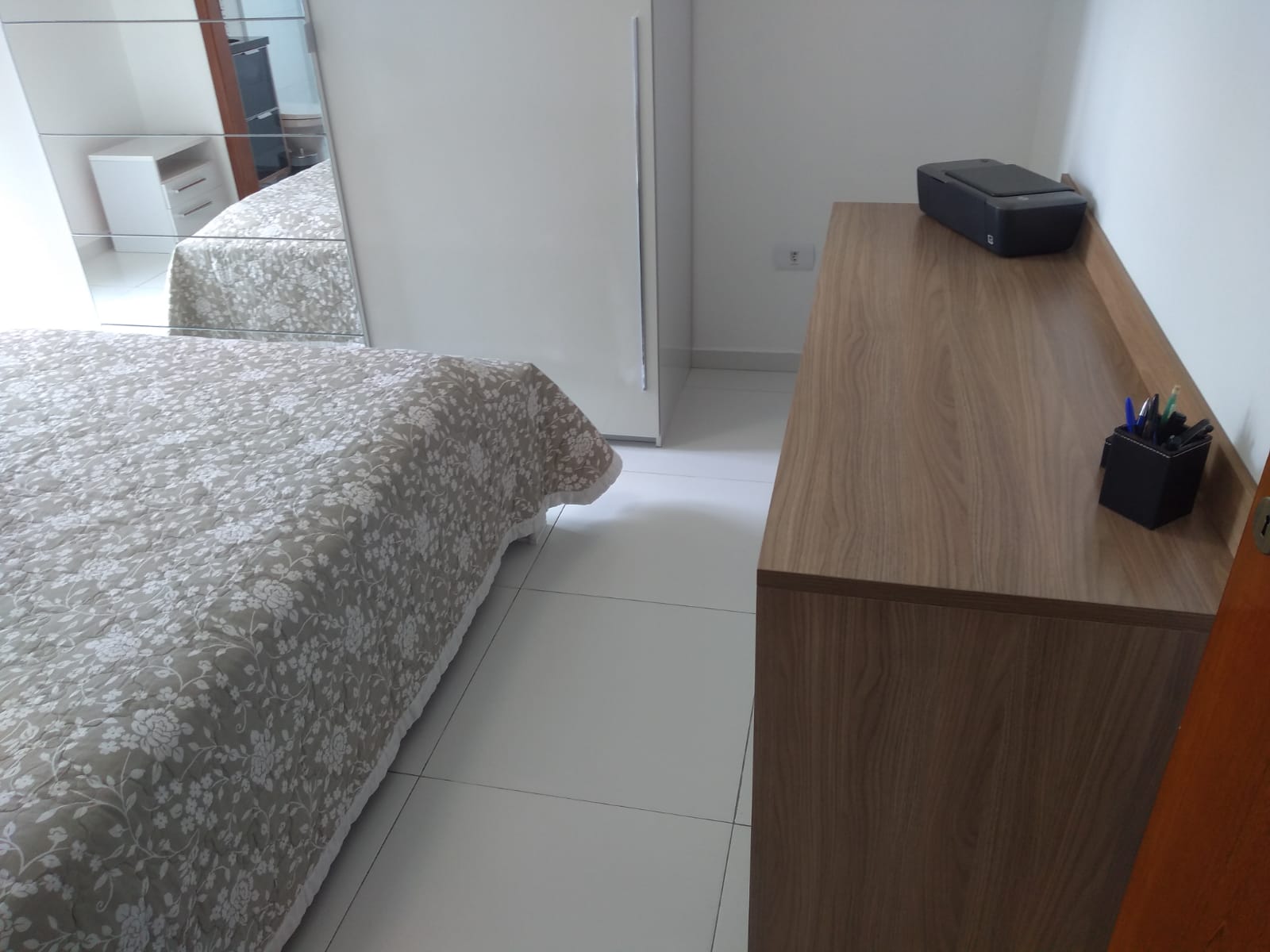 Sobrado Frontal de Esquina na Vila Carrão Semi Mobiliado - 85m² de Área Construída
