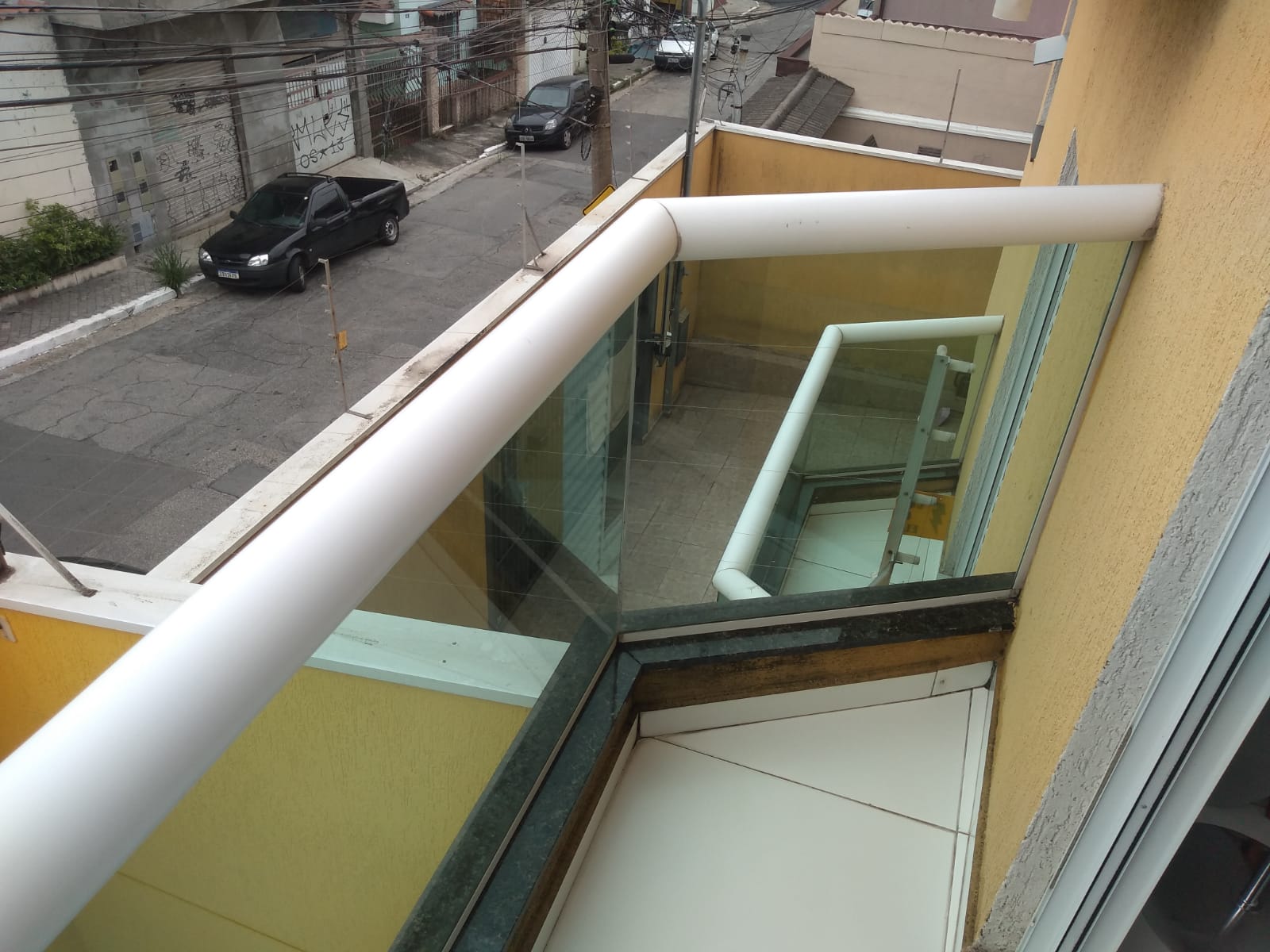 Sobrado Frontal de Esquina na Vila Carrão Semi Mobiliado - 85m² de Área Construída