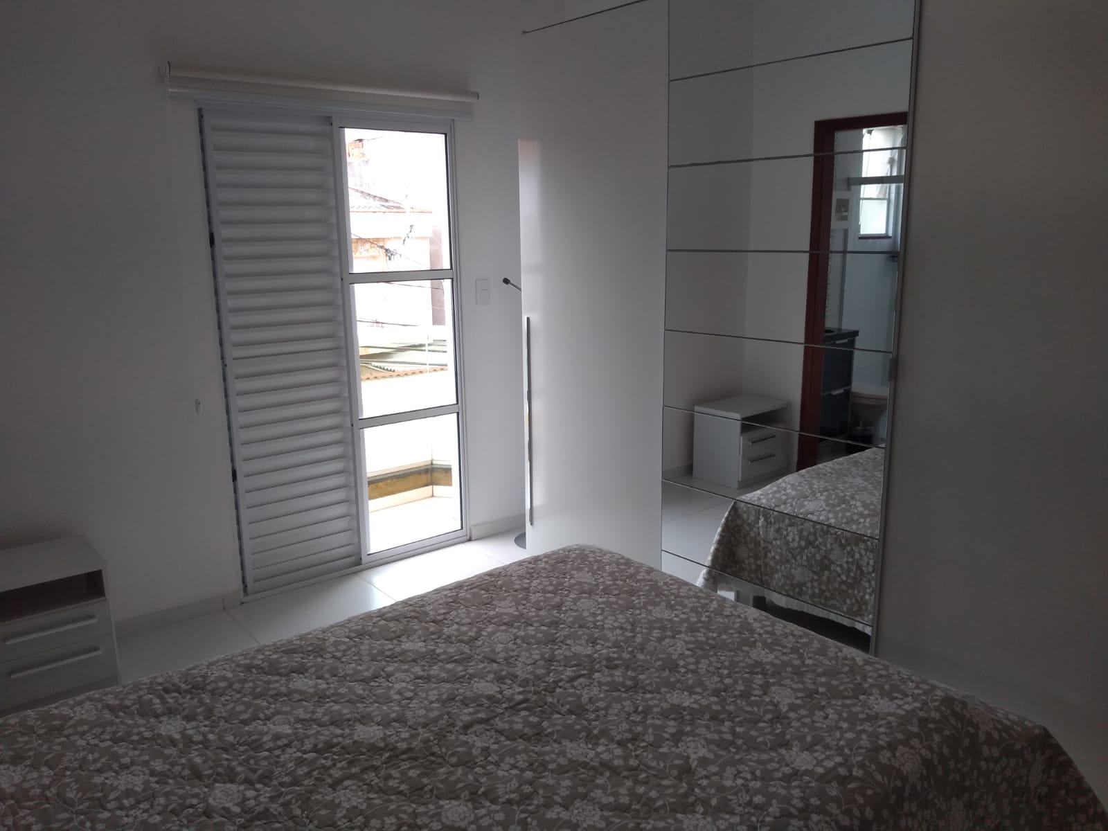 Sobrado Frontal de Esquina na Vila Carrão Semi Mobiliado - 85m² de Área Construída