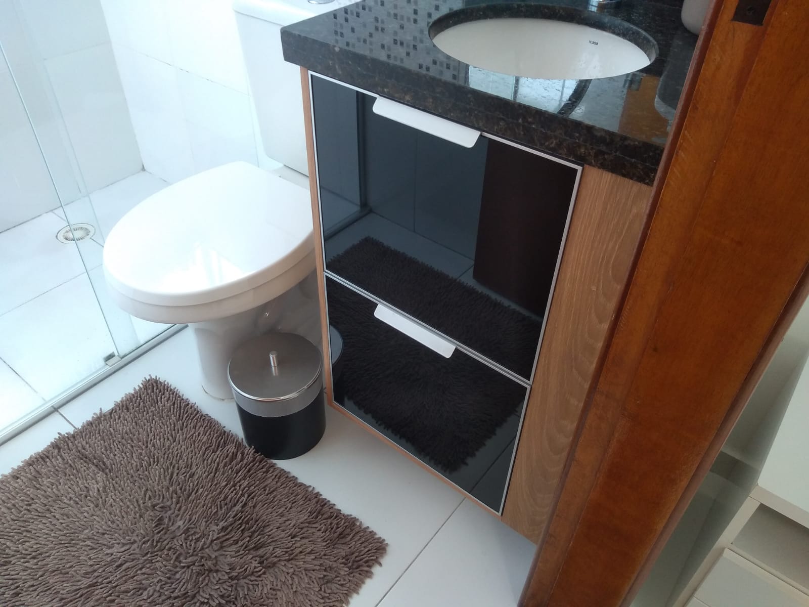 Sobrado Frontal de Esquina na Vila Carrão Semi Mobiliado - 85m² de Área Construída