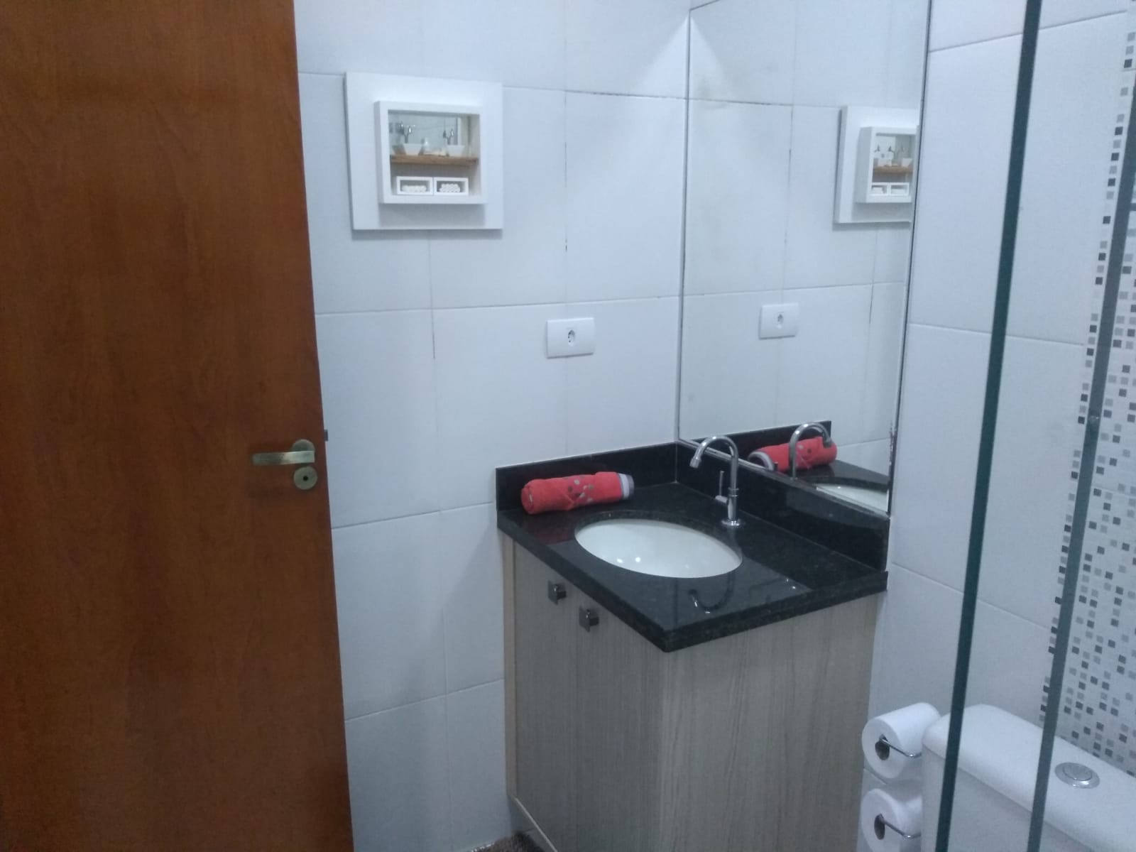 Sobrado Frontal de Esquina na Vila Carrão Semi Mobiliado - 85m² de Área Construída