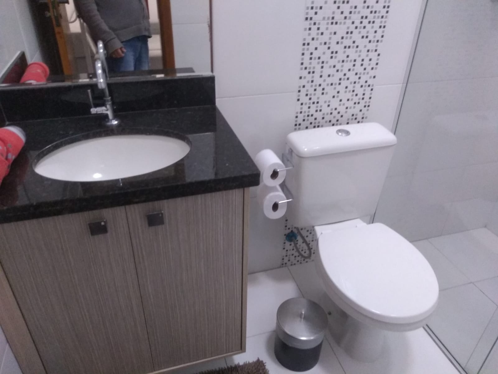 Sobrado Frontal de Esquina na Vila Carrão Semi Mobiliado - 85m² de Área Construída