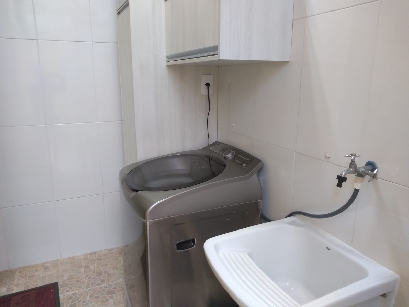 Sobrado Frontal de Esquina na Vila Carrão Semi Mobiliado - 85m² de Área Construída