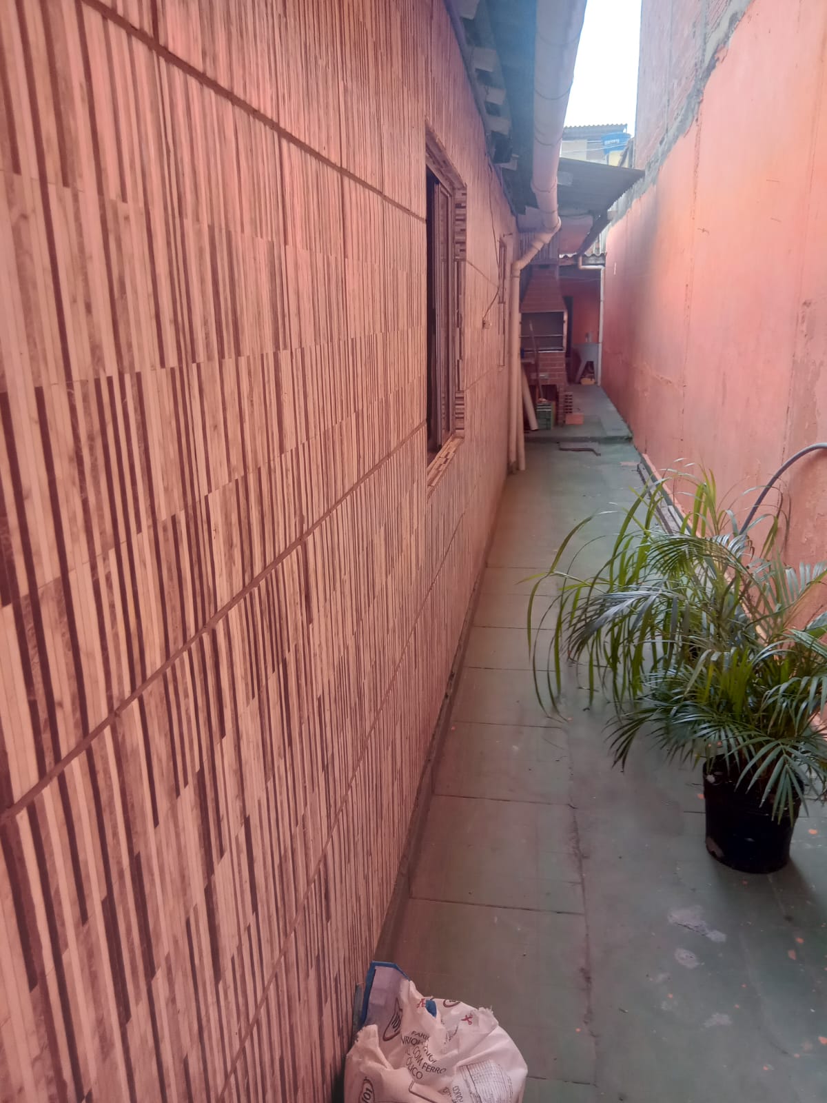 Casa Térrea com Excelente Estrutura e Churrasqueira – Jd Helena / São Miguel Paulista