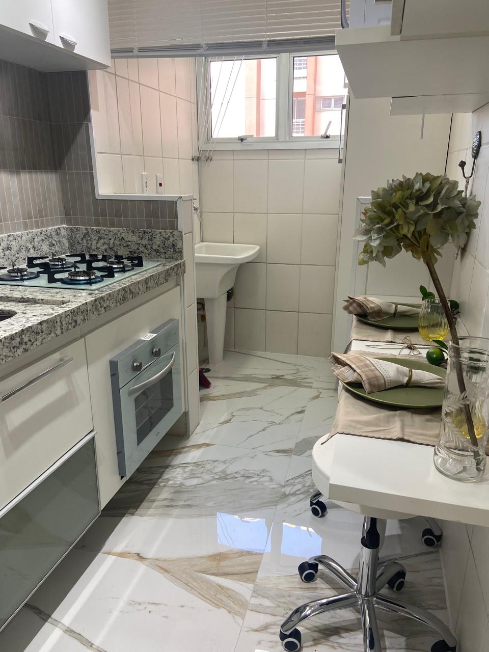 Apartamento Completo, Mobiliado e com Lazer Total no Coração da Cidade