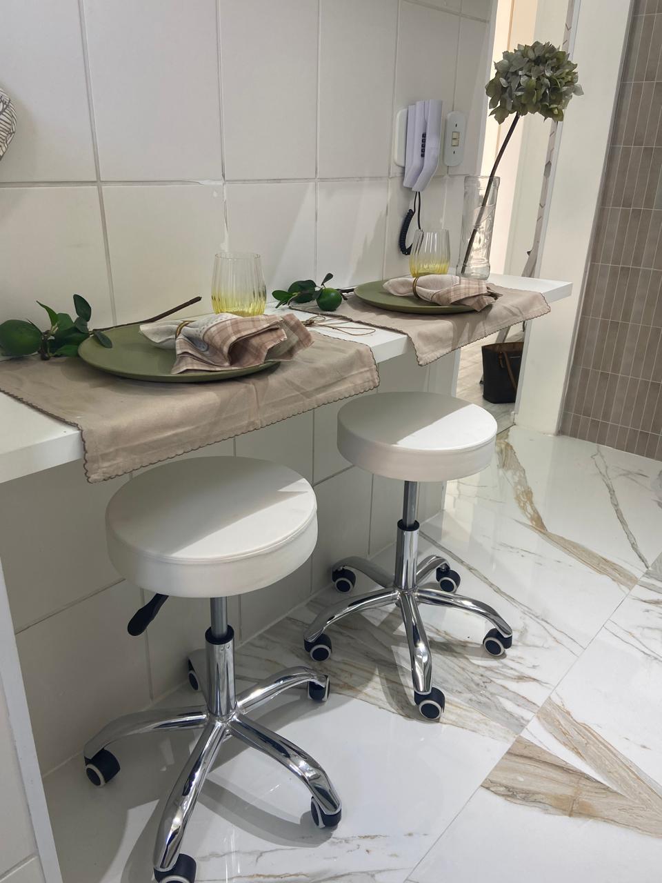 Apartamento Completo, Mobiliado e com Lazer Total no Coração da Cidade