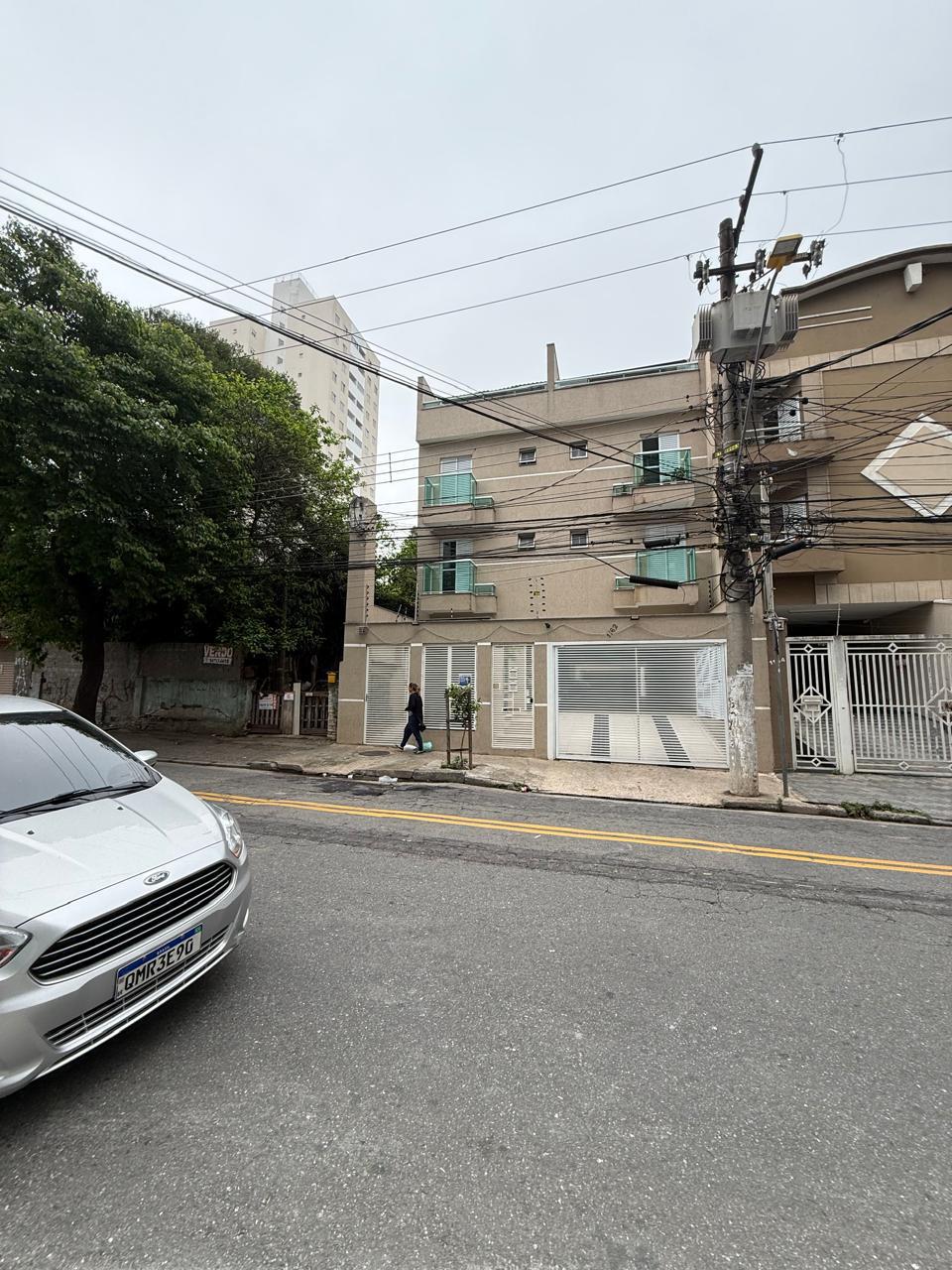 Apartamento Sem Condomínio na Vila Guiomar – Conforto e Localização Privilegiada