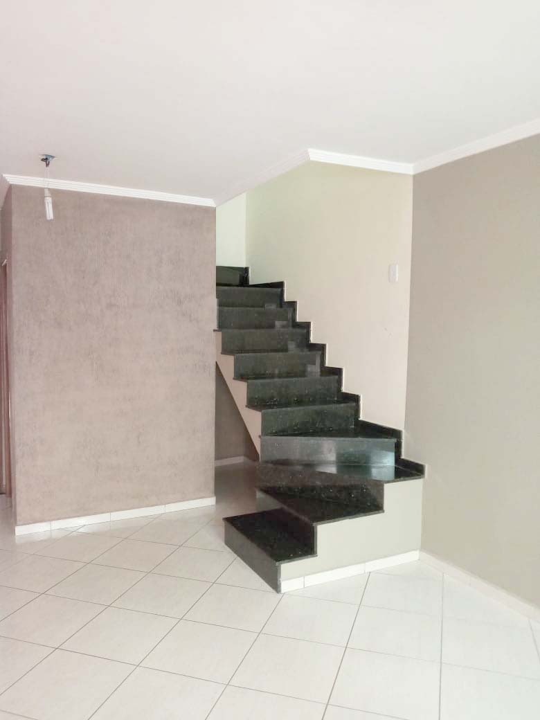 O Sobrado Perfeito Esperando Por Você – A 1Km do Metrô São Lucas