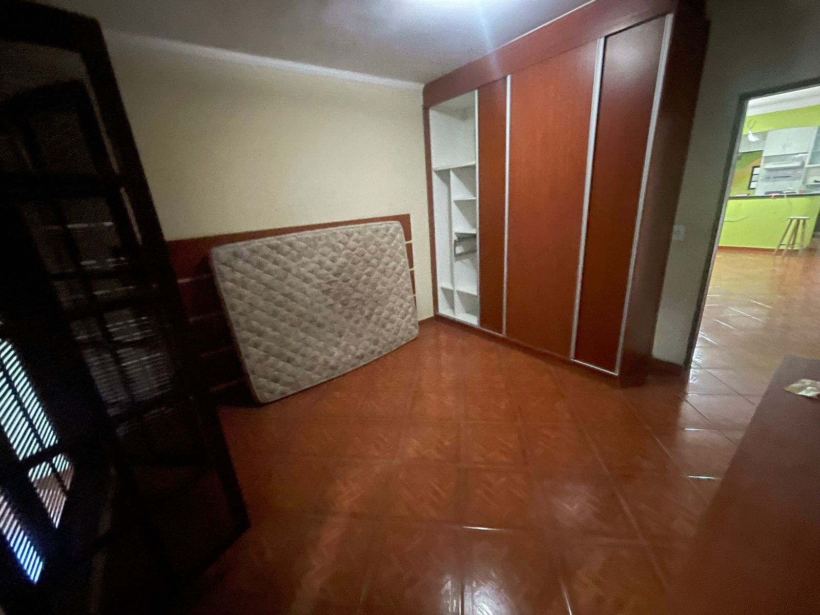 Sobrado à venda no Jardim Utinga, 100m AC, com Suíte e Espaço Gourmet