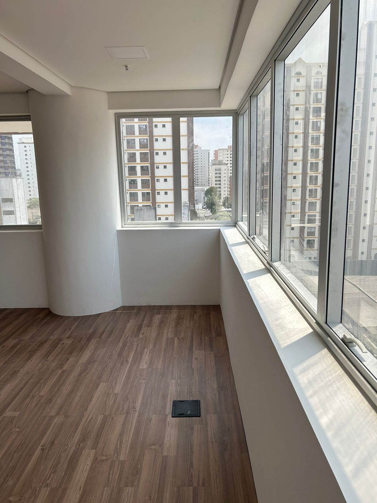 SALA COMERCIAL - Centro de Sto. André (Venda ou Locacão)