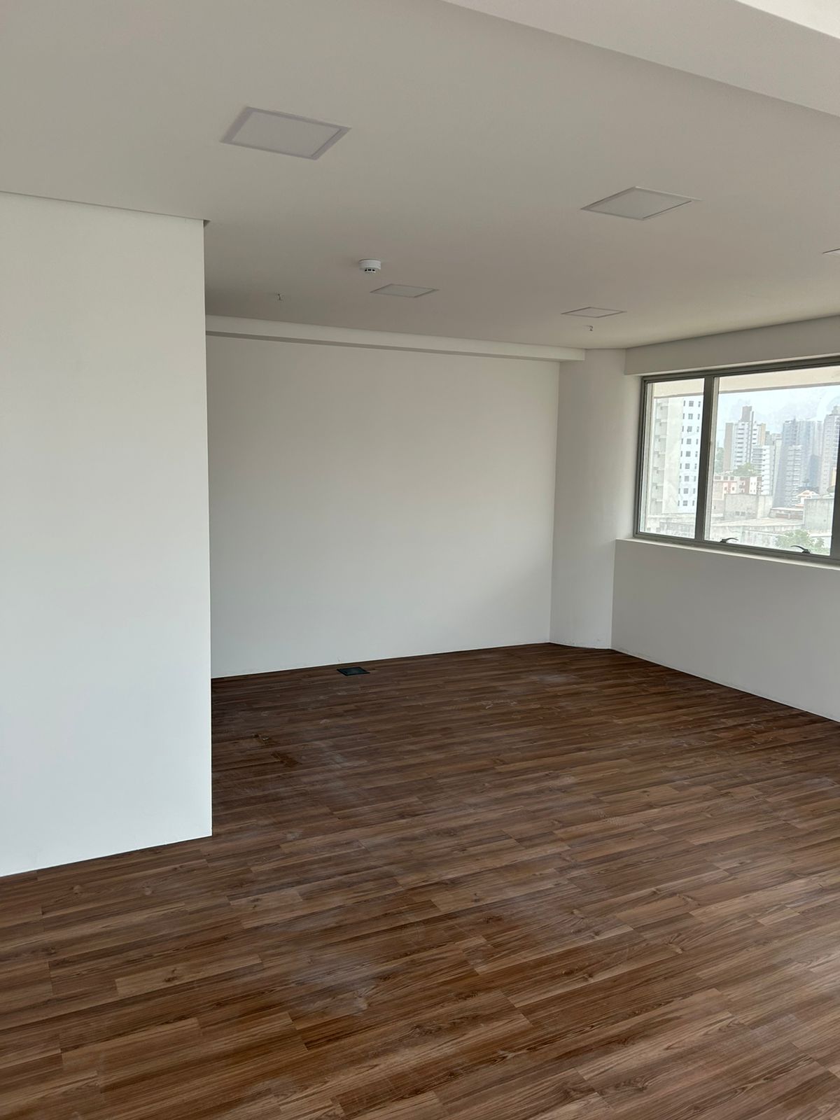 SALA COMERCIAL - Centro de Sto. André (Venda ou Locacão)