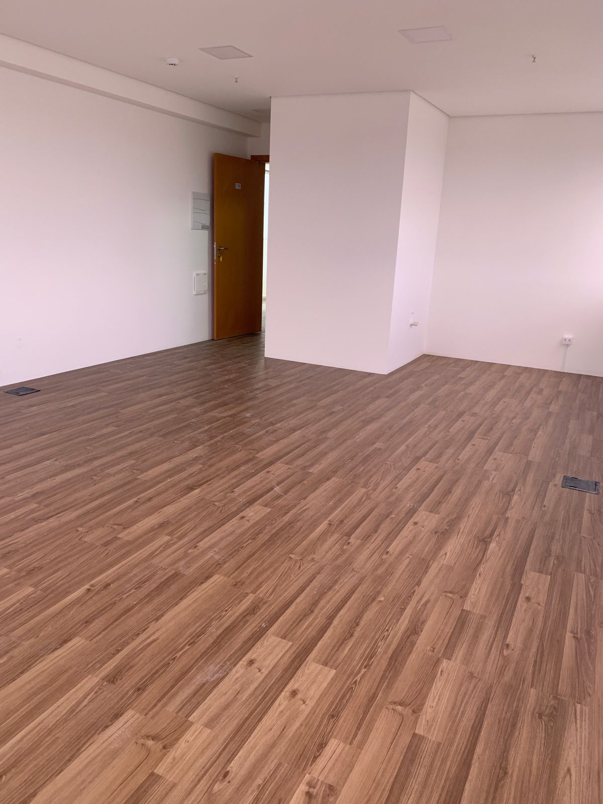 SALA COMERCIAL - Centro de Sto. André (Venda ou Locacão)
