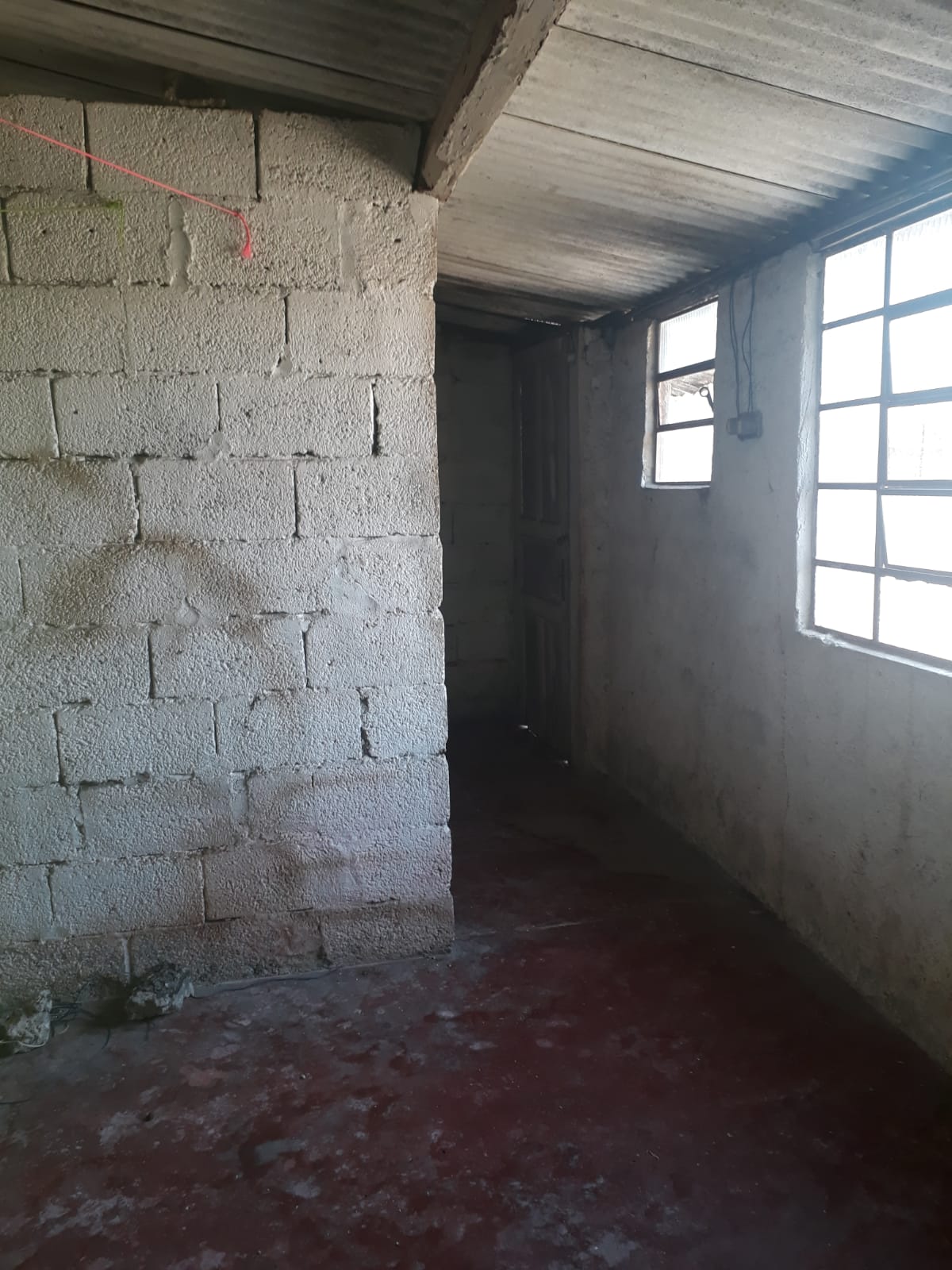 Casa Térrea em Lote Inteiro - Jardim Elba
