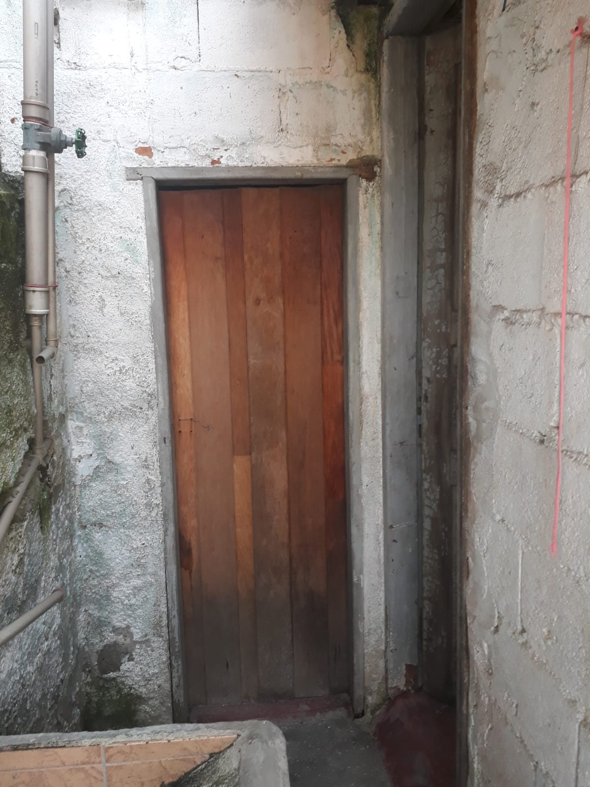 Casa Térrea em Lote Inteiro - Jardim Elba