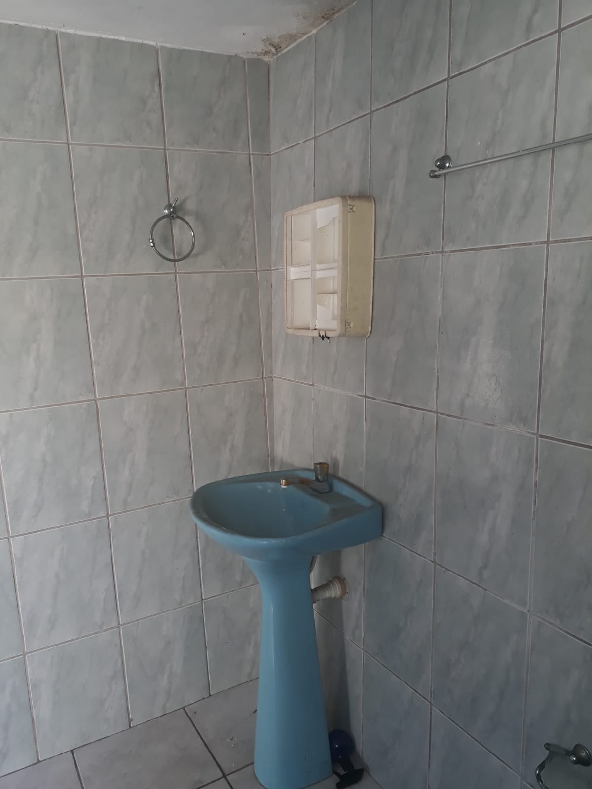Casa Térrea em Lote Inteiro - Jardim Elba