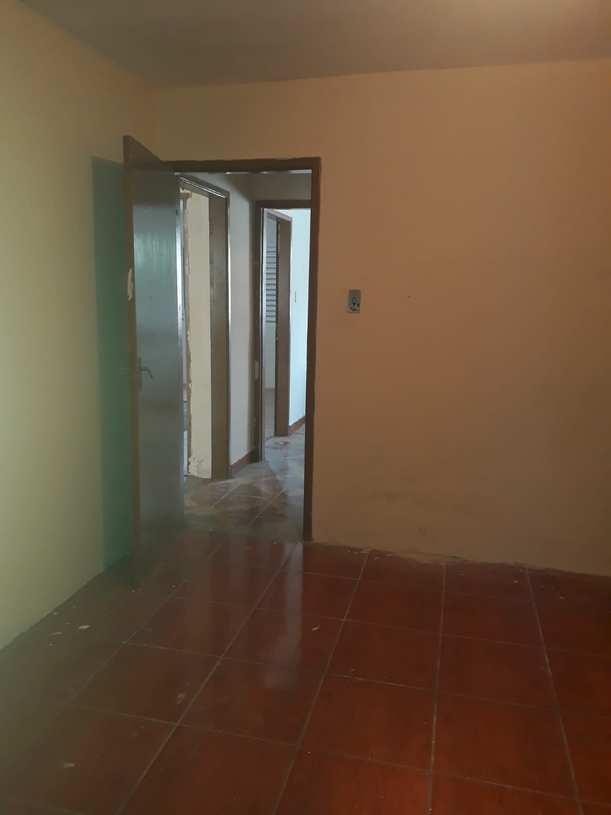 Casa Térrea em Lote Inteiro - Jardim Elba