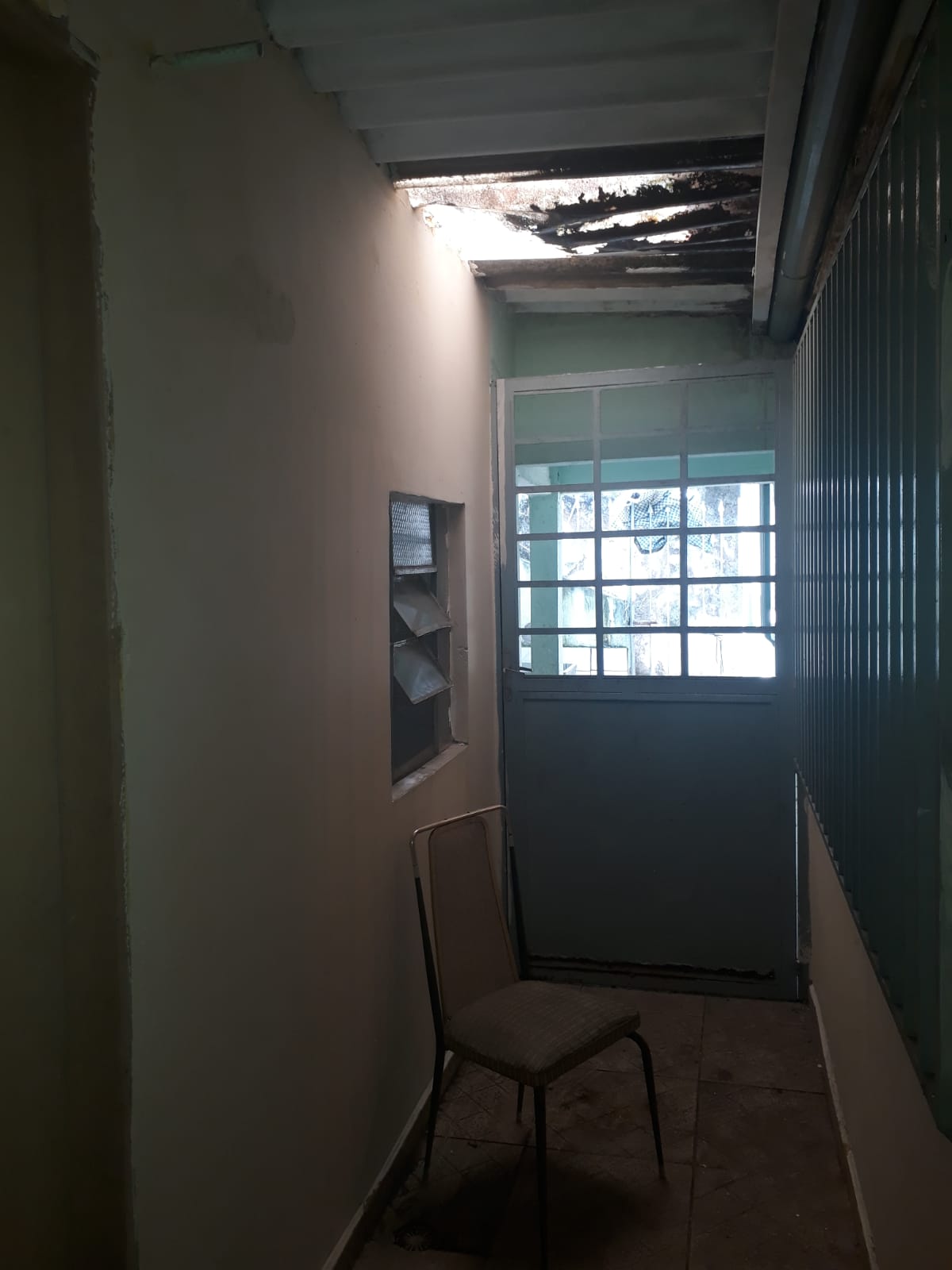 Casa Térrea em Lote Inteiro - Jardim Elba