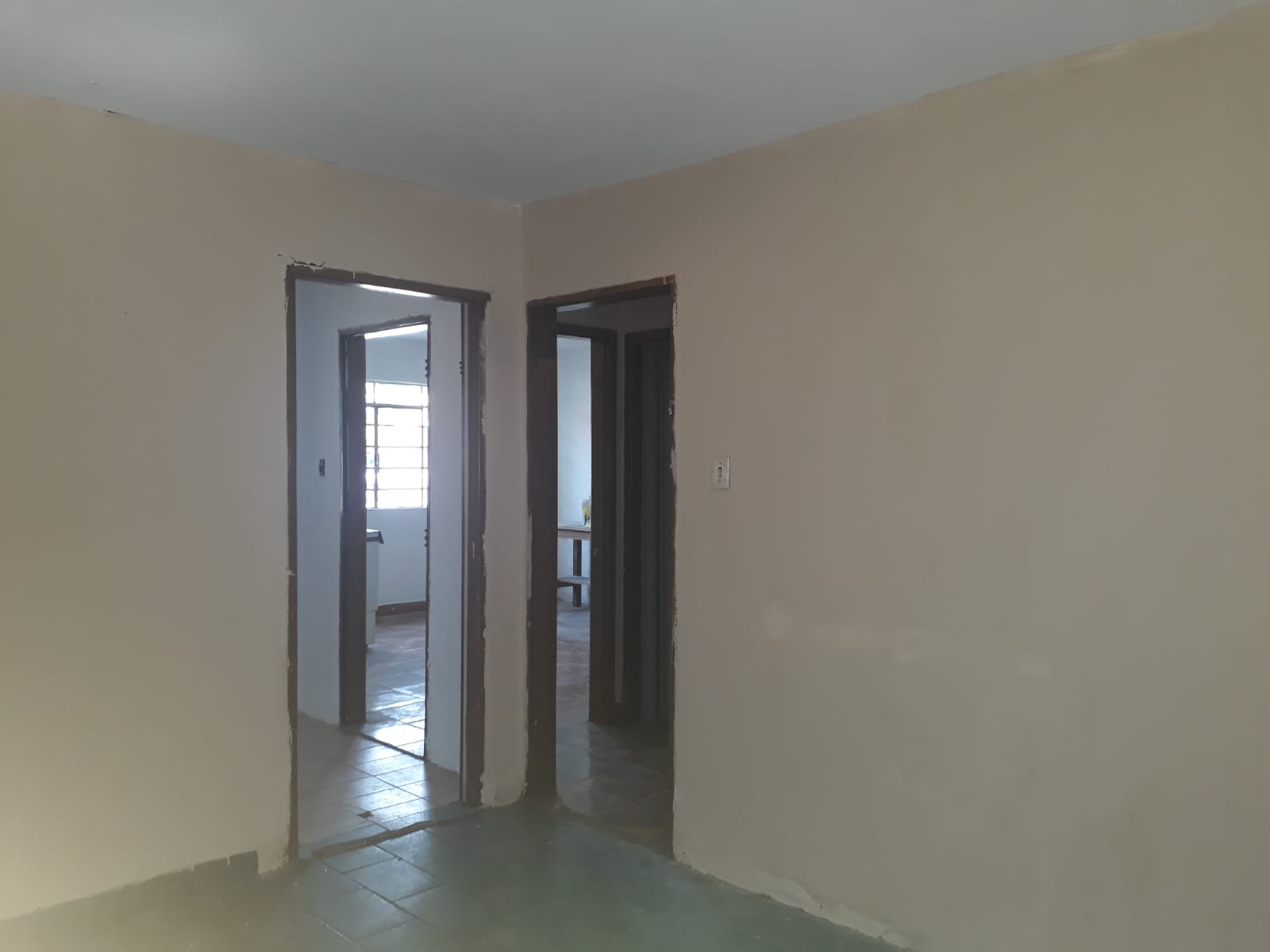 Casa Térrea em Lote Inteiro - Jardim Elba