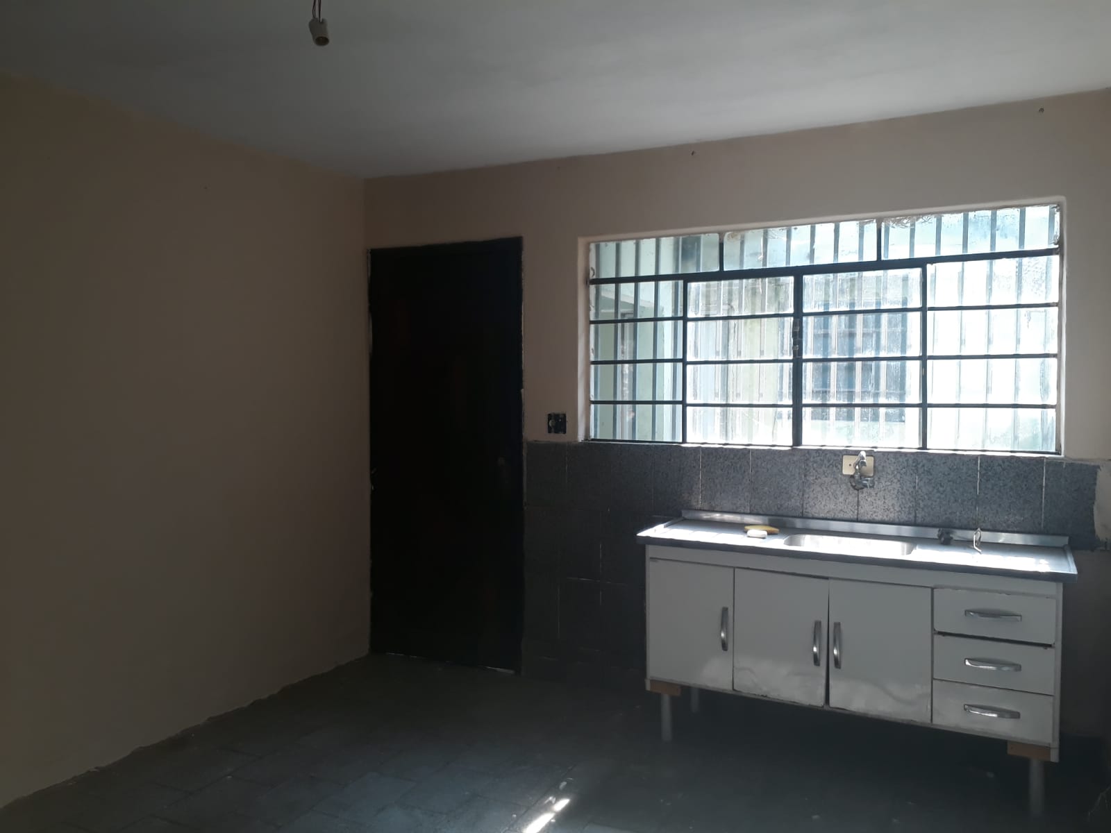 Casa Térrea em Lote Inteiro - Jardim Elba