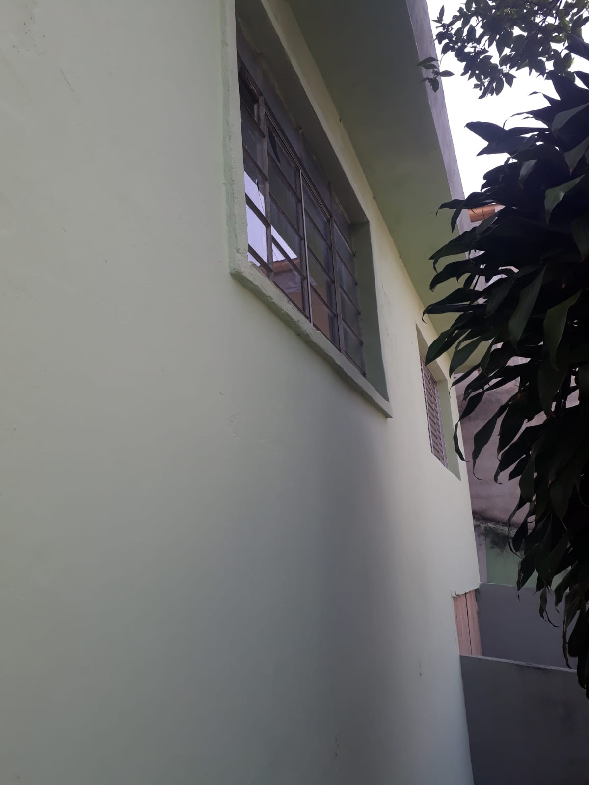 Casa Térrea em Lote Inteiro - Jardim Elba