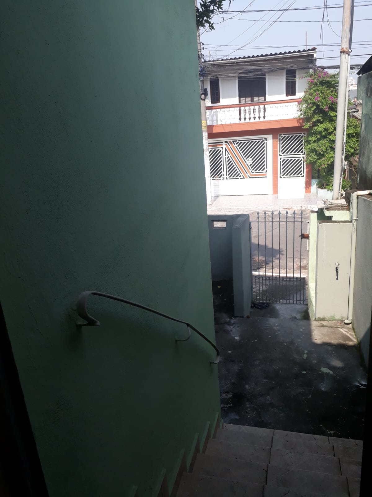 Casa Térrea em Lote Inteiro - Jardim Elba
