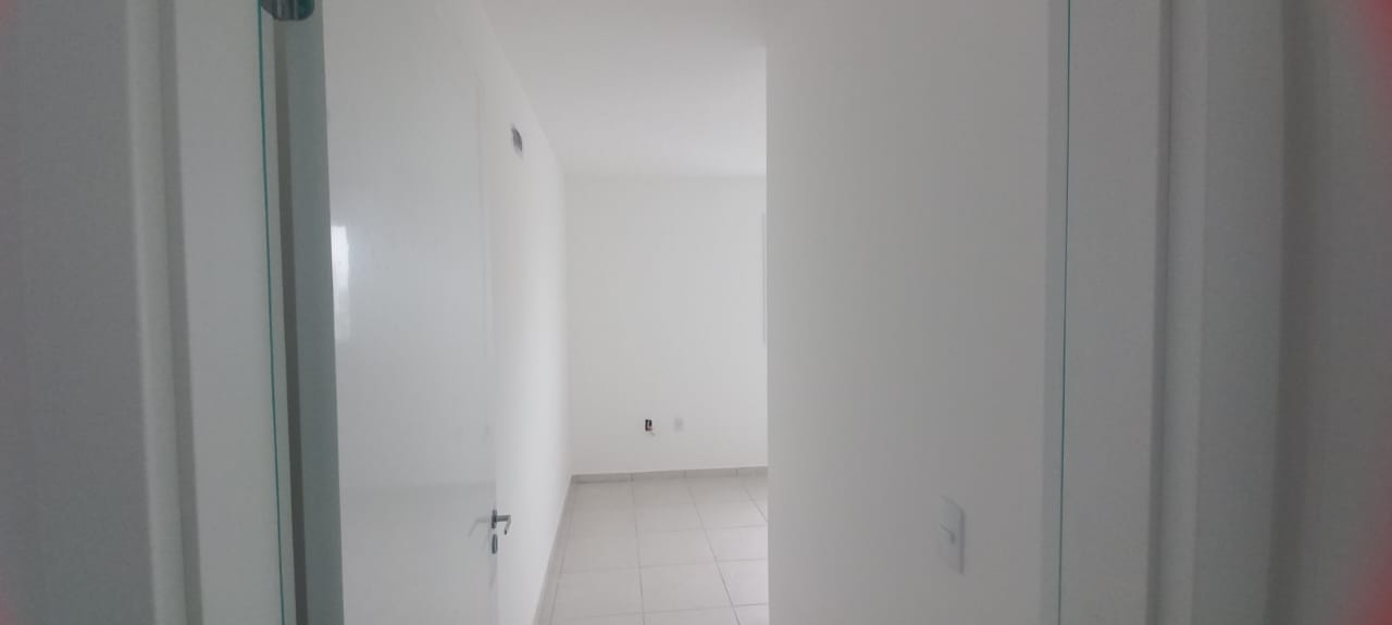 Apartamento Em Itapema, com 2 dormitórios, cozinha, sala, banheiro, área serviços e 1 garagem