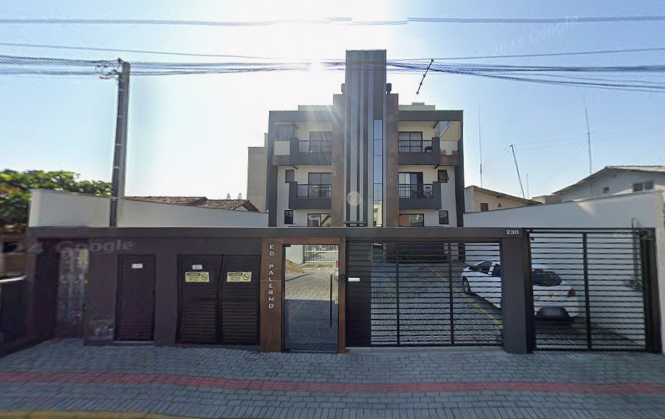 Apartamento à Venda em Navegantes: 2 Dormitórios (1 Suíte), 71m², Semi-Mobiliado