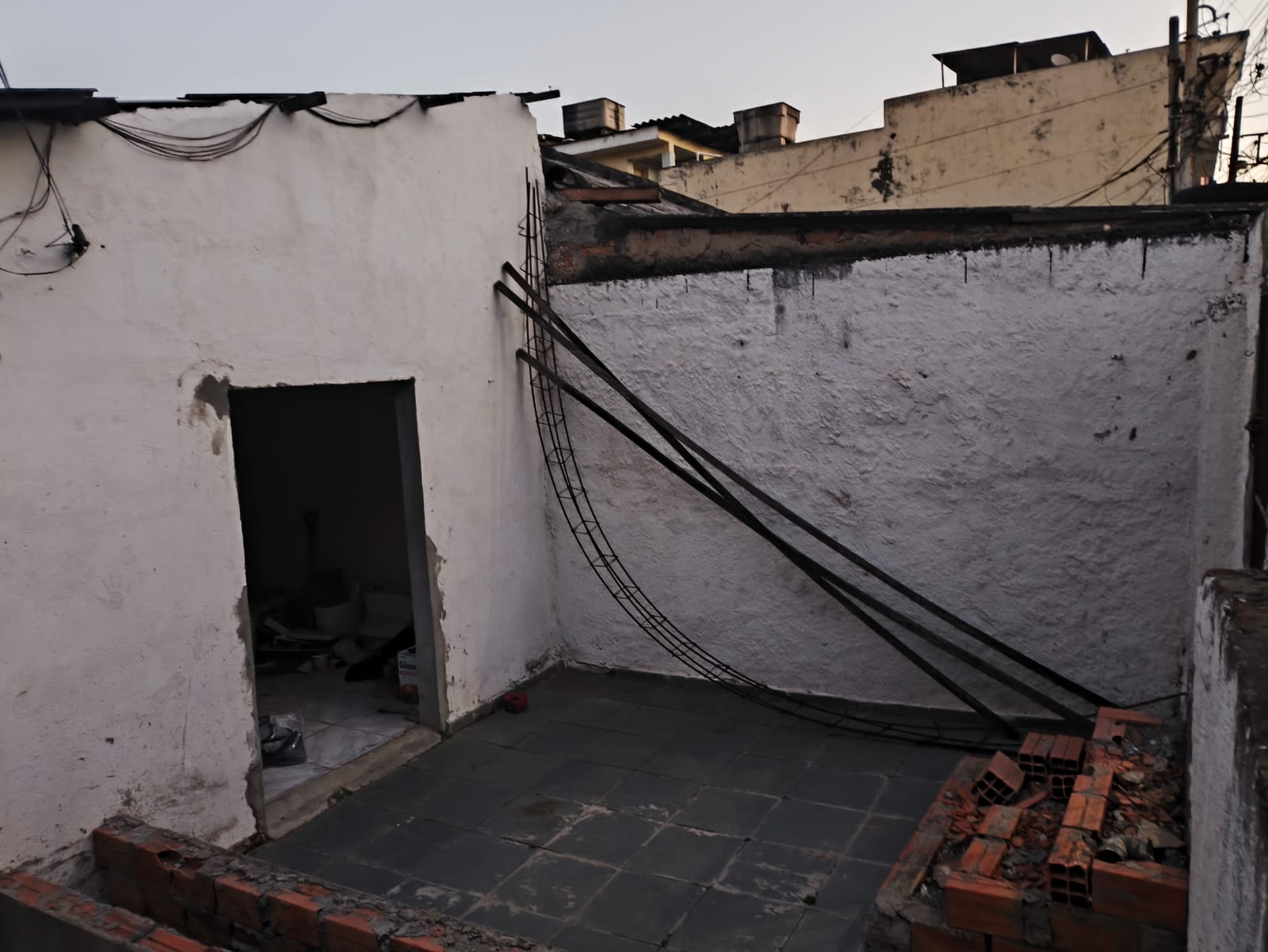 CASA A VENDA VILA LIVIEIRO 