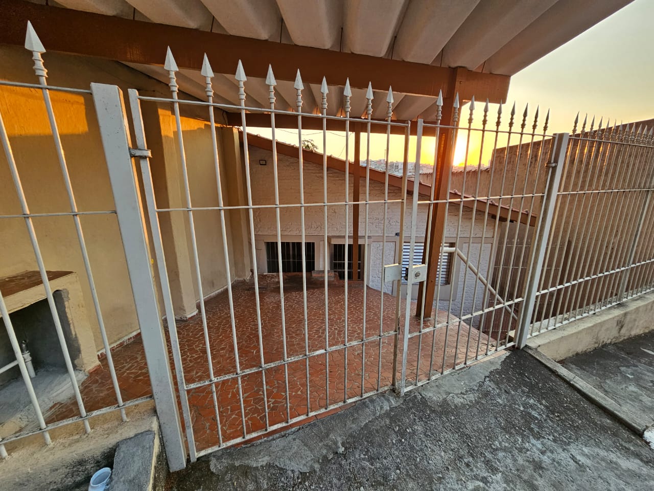 CASA INDEPENDENTE PARA LOCAÇÃO VILA MORAES