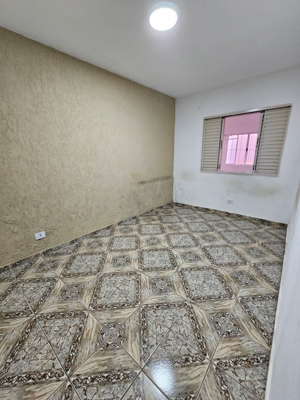 CASA INDEPENDENTE PARA LOCAÇÃO VILA MORAES