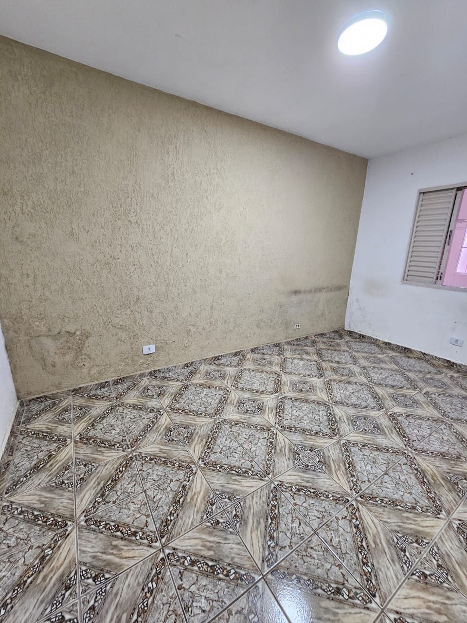 CASA INDEPENDENTE PARA LOCAÇÃO VILA MORAES
