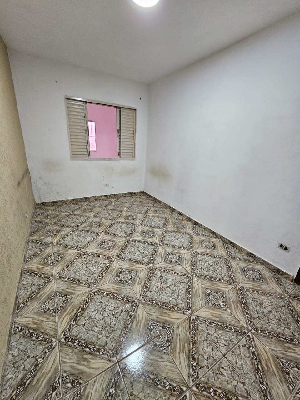 CASA INDEPENDENTE PARA LOCAÇÃO VILA MORAES