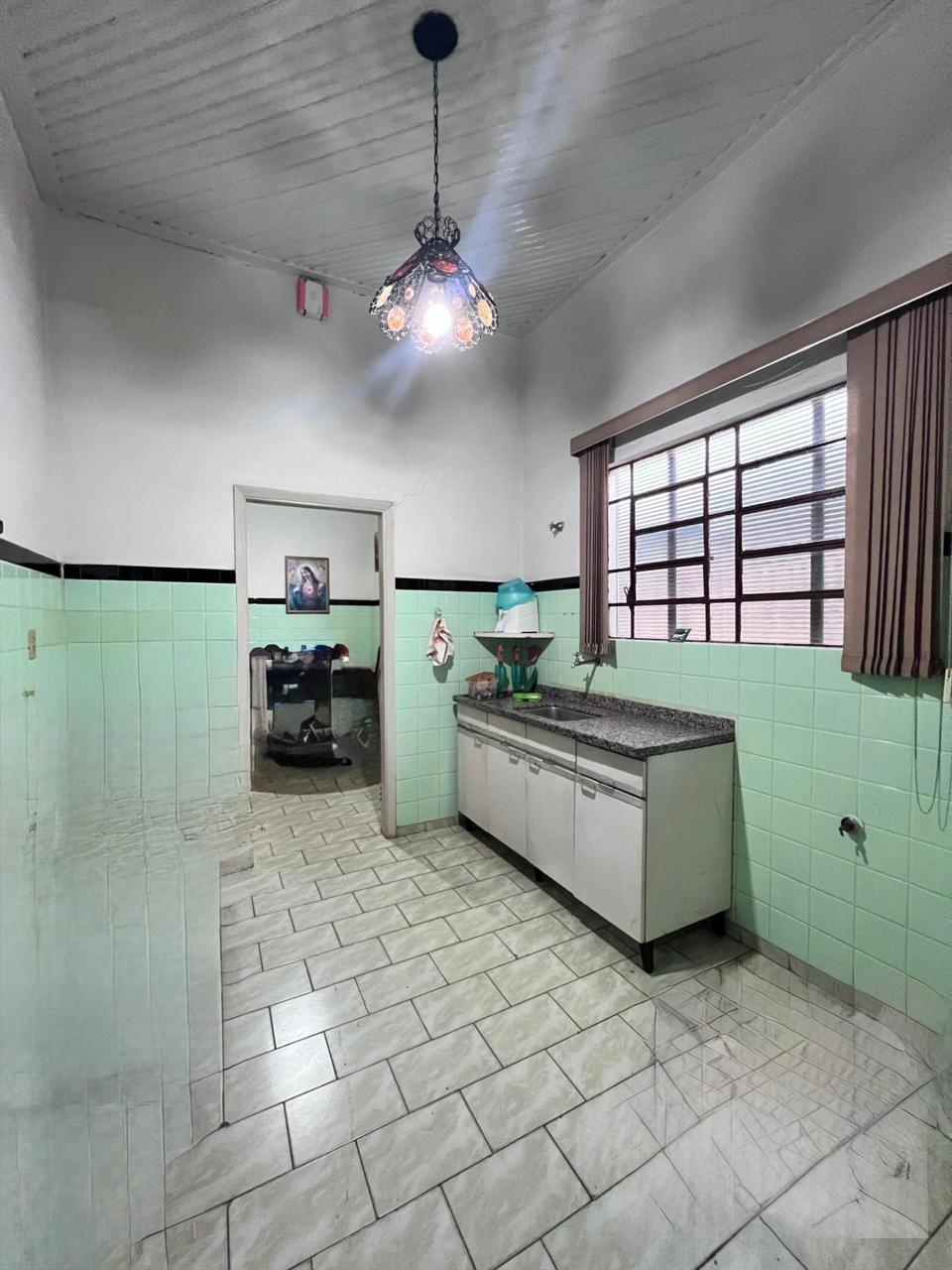 Imponente Casa Comercial na Avenida Tiradentes, Centro!