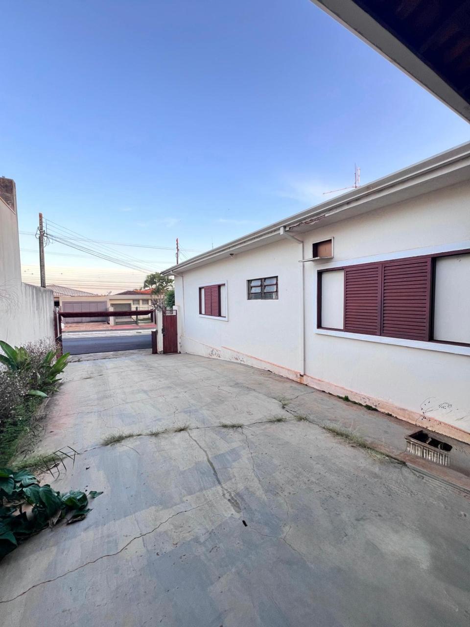 Imponente Casa Comercial na Avenida Tiradentes, Centro!