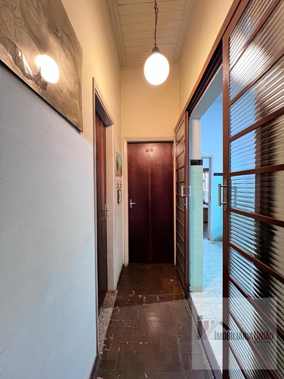 Imponente Casa Comercial na Avenida Tiradentes, Centro!