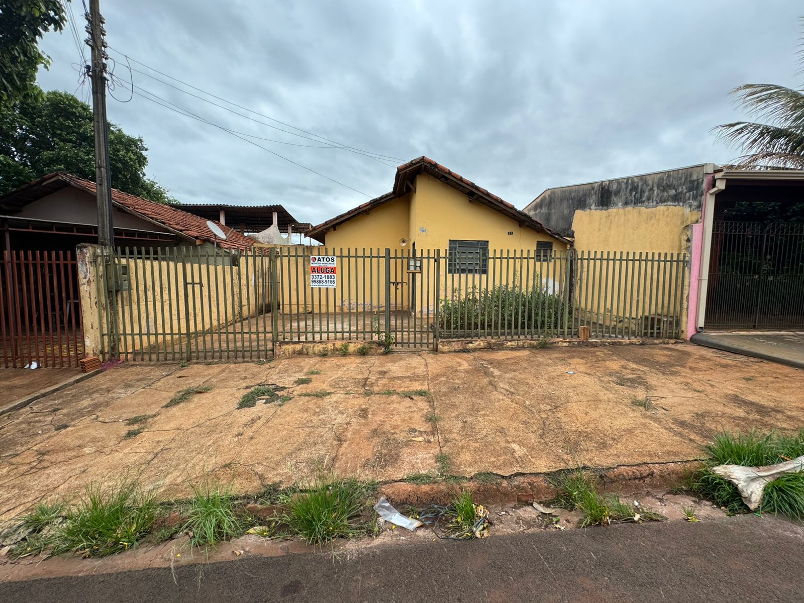 Casa - Locação, Conjunto Habitacional Luiz Brondi, Santa Cruz do Rio Pardo, SP