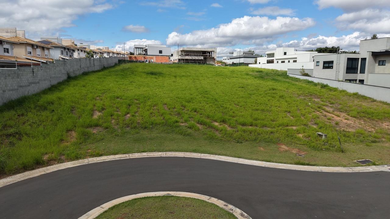 Terreno no Condomínio Villa dos Pinheiros em Indaiatuba 