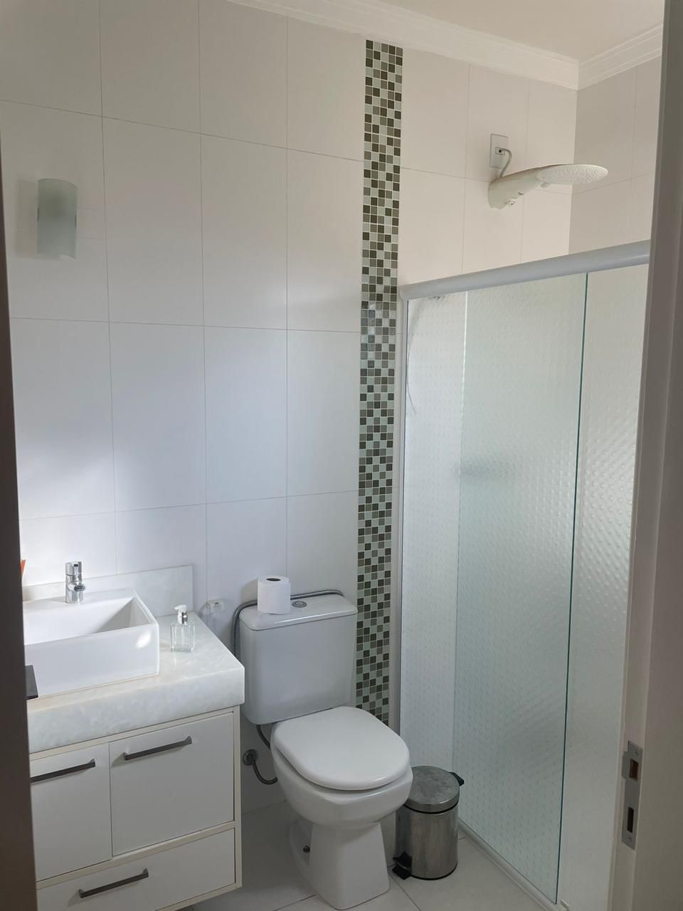 Sobrado no Condomínio Vista Verde com 3 quartos 