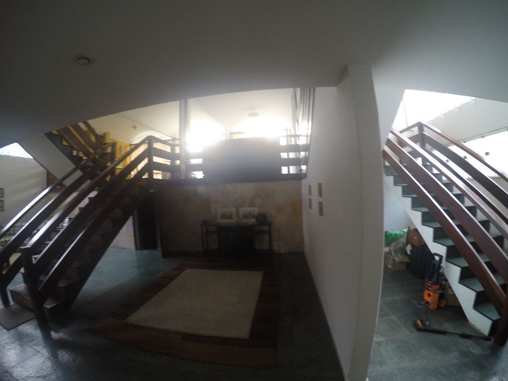 Casa 4 dormitórios 