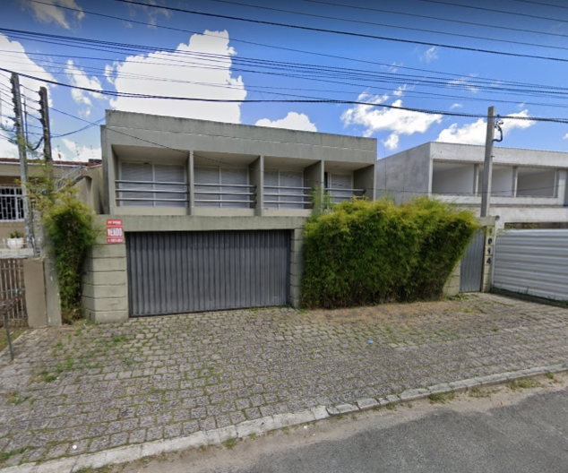 Casa 4 dormitórios 
