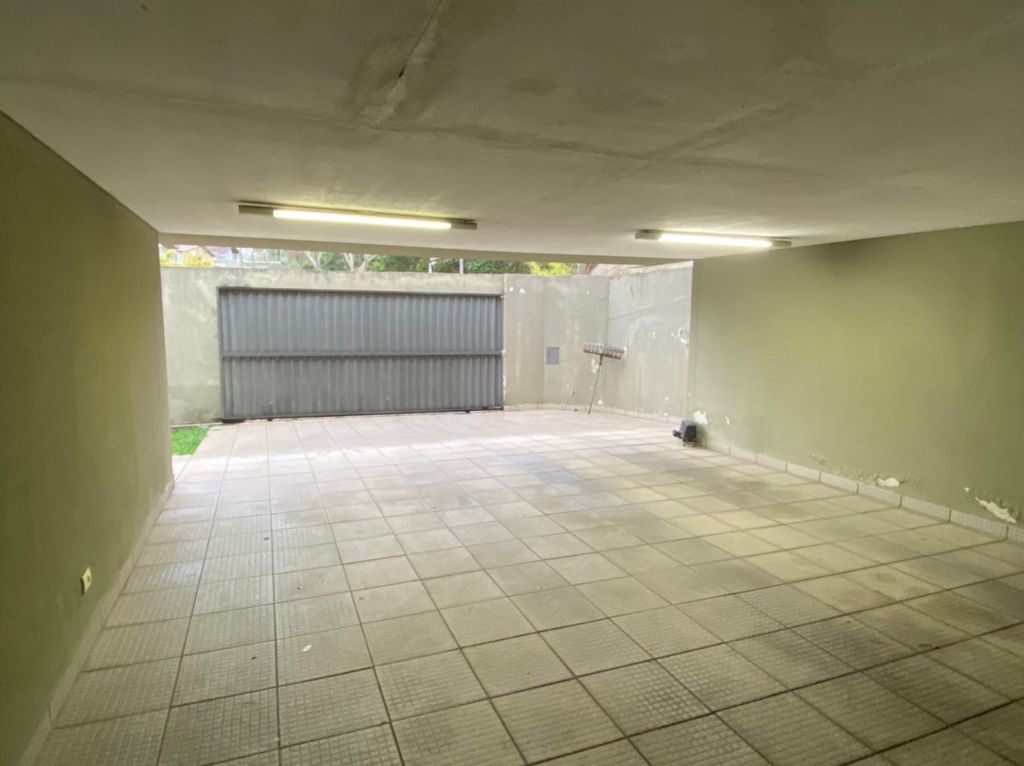 Casa 4 dormitórios 