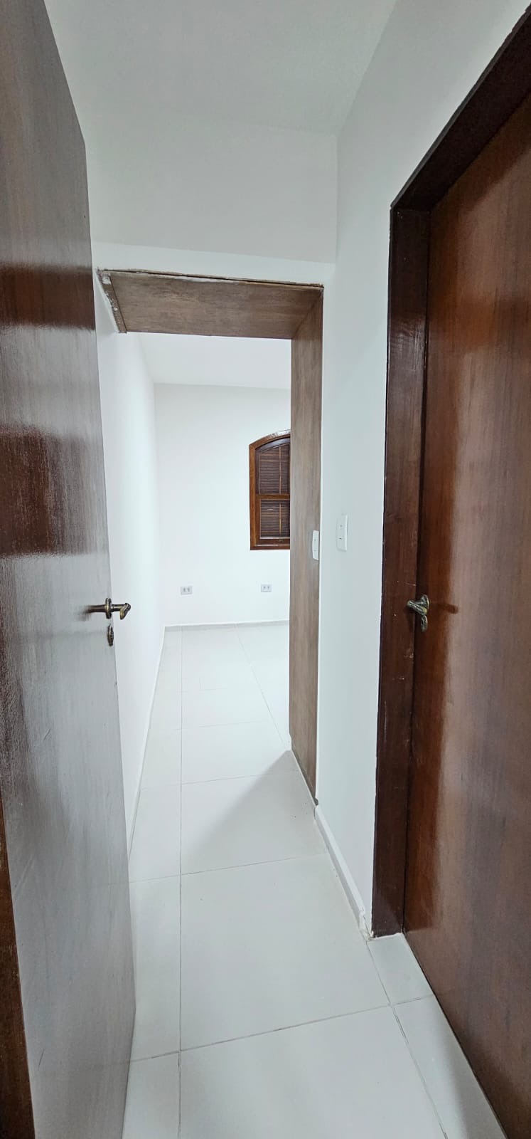Sobrado Geminado à Venda no Ferreira, SP 